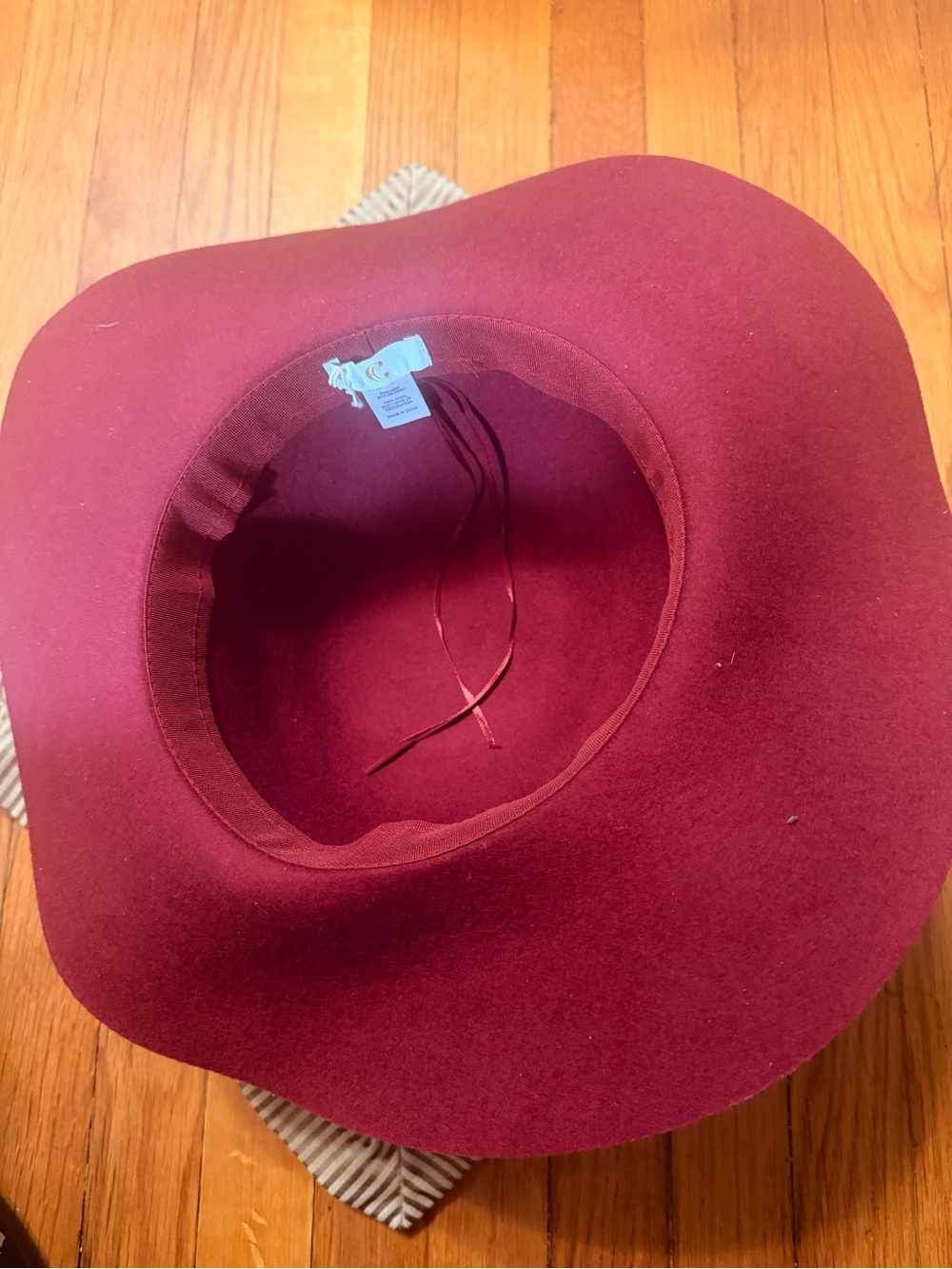 Classic Women’s Wide Brim 100% Wool Floppy Hat by C in Wine - Picture 7 of 10